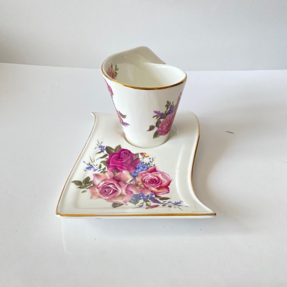TEAOPIA Rose Teacup and Tray Snack Set in Box - Picture 6 of 10